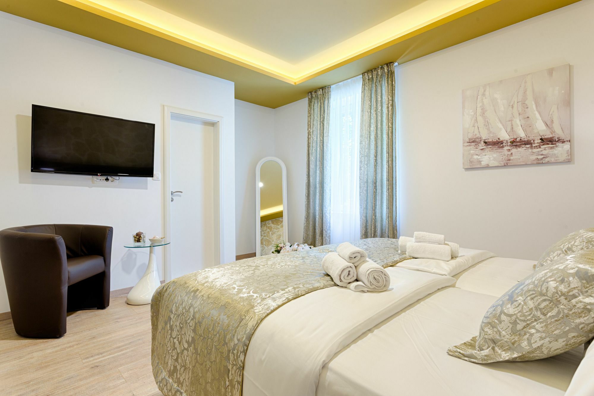 Luxury Rooms Floramye (Adults Only) Split Exterior photo