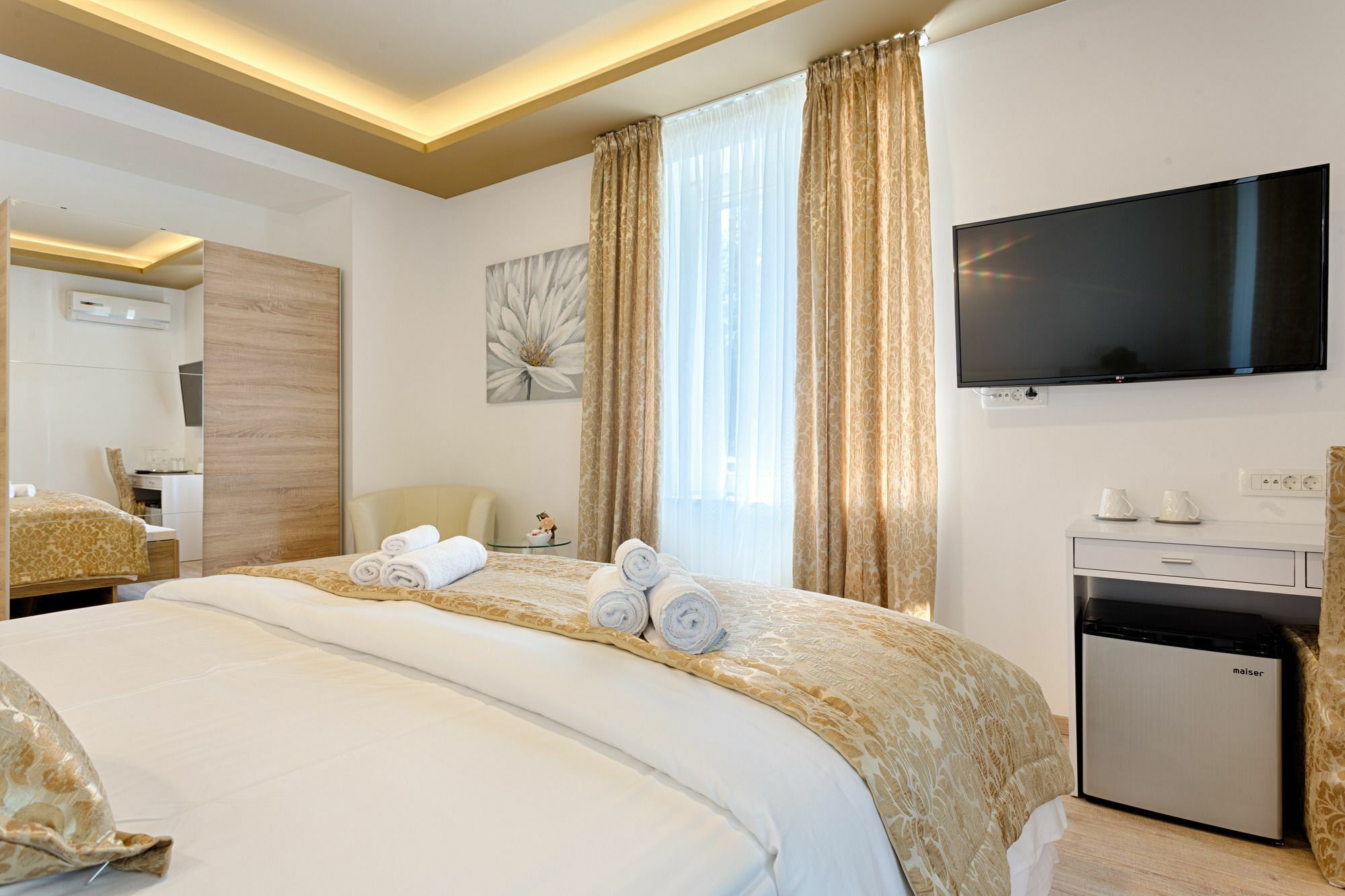 Luxury Rooms Floramye (Adults Only) Split Exterior photo