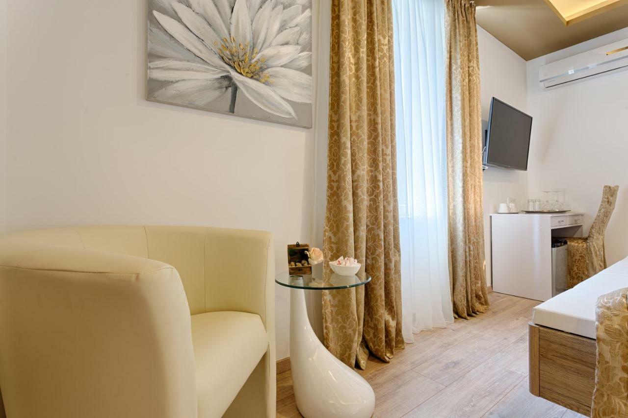 Luxury Rooms Floramye (Adults Only) Split Exterior photo