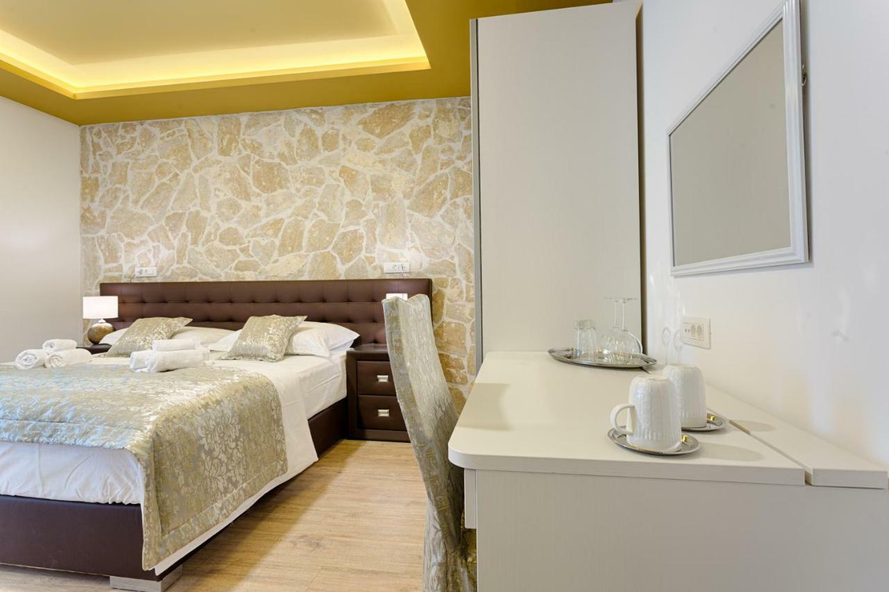 Luxury Rooms Floramye (Adults Only) Split Exterior photo